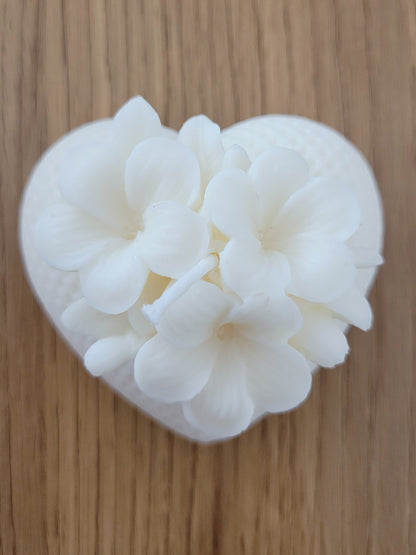 Cuore di Ortensia by Lumia Atelier - Candele artigianali 100% Made in Italy, realizzate a mano con cera di soia naturale